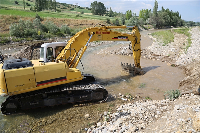 KIRSAL MAHALLELERDE SULAMA BENDİ VE YOL ÇALIŞMASI