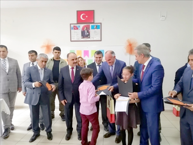 305 Bin Öğrenci ve 20 Bin Öğretmen Karne Heyacanı Yaşadı 