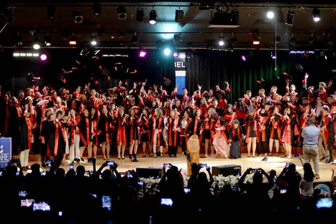 SARE KOLEJİ,  ÖĞRENCİLERİNİ  MUHTEŞEM BİR TÖRENLE MEZUN ETTİ