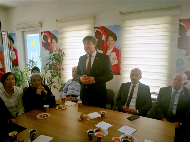 İYİ PARTİ BAYRAMLAŞTI