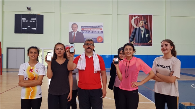 Türk sosyal medya kullanıcıları ´Ellam´ diyor 