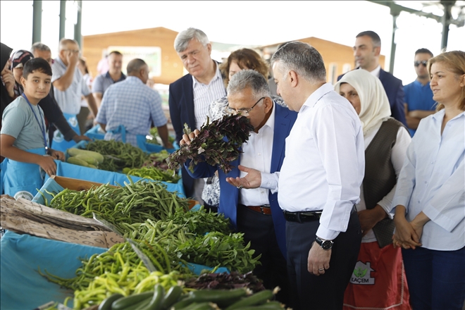 Başkan Büyükkılıç, Doğal Ürünler Bahçesi ve Pazarı´nı ziyaret etti 