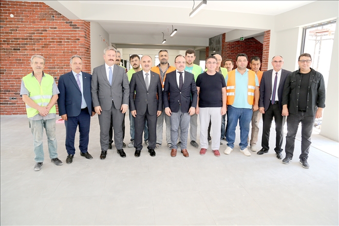 Vali Günaydın Okul İnşaatında İncelemelerde Bulundu 