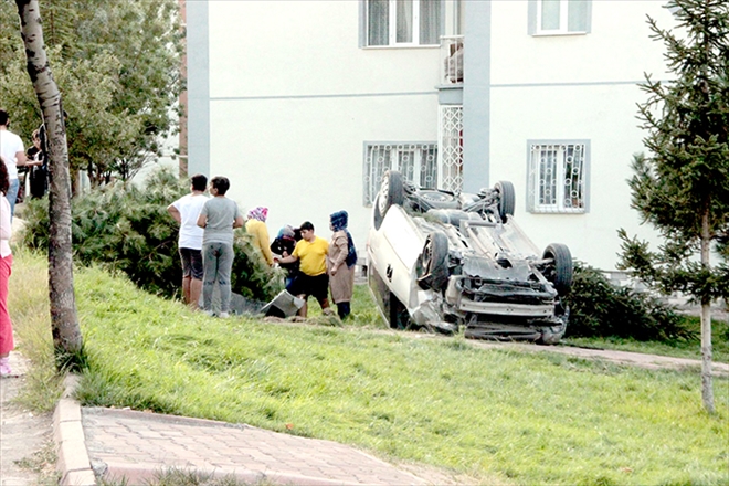 Otomobil bahçeye uçtu faciadan dönüldü 