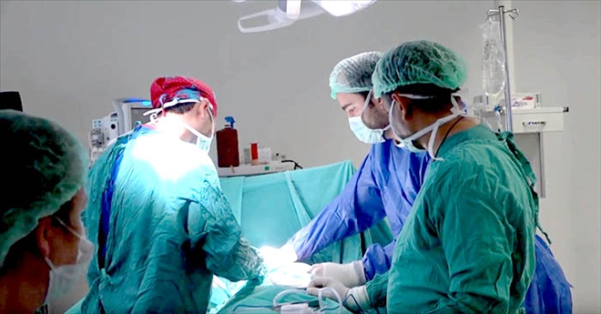 Kayseri Şehir Hastanesi´nde ´Güvercin Göğsü´ hastalığına ameliyatlı çözüm 
