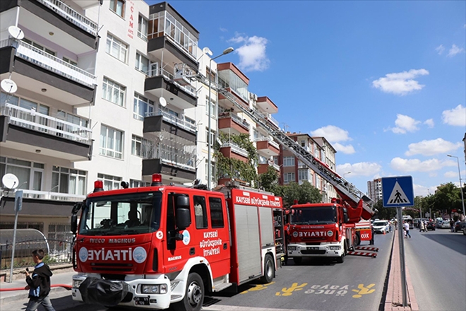 Evde çıkan çıkan yangın korkuttu 