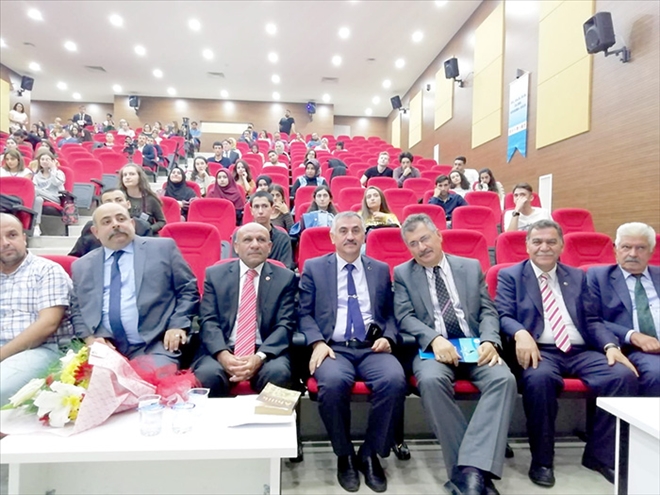 ?Ahiler ellerinde silahlarla bu toprakları korumuşlardır? 