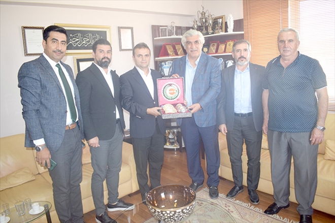 Hak-İş Konfederasyonu Temsilcilerinden Mobilya Üreticilerine Ziyaret 
