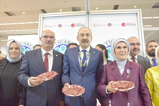 Emine Erdoğan KTO Standında 