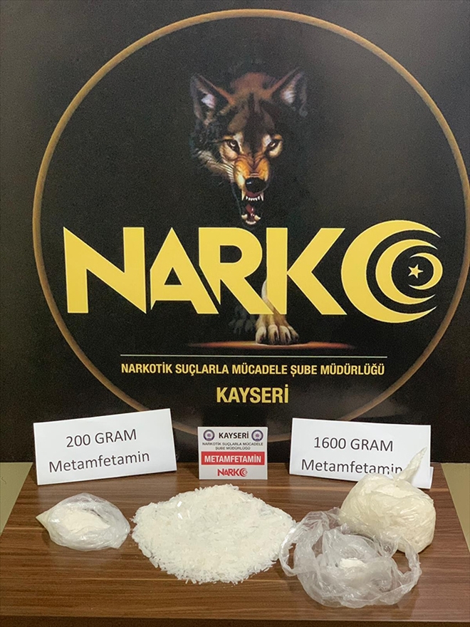 Boş arazide 1 kilo 800 gram metamfetamin bulundu 