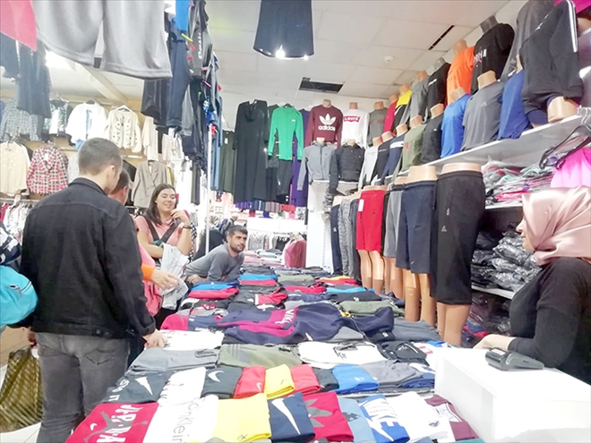 Dünyanın dört bir yanı Köşk Sosyete Pazarı´nda 