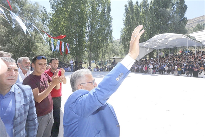 Başkan Büyükkılıç Dadaloğlu Şenliklerinde 