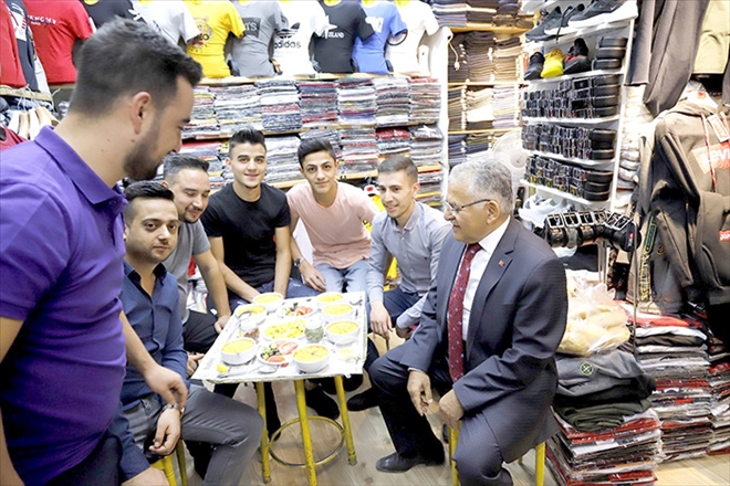 Başkan Büyükkılıç, Kapalı Çarşı´yı ziyaret etti, Vezirhanı´nı inceledi 