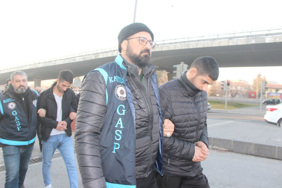 Kayabaşı mahallesi çocuk parkı yakıldı
