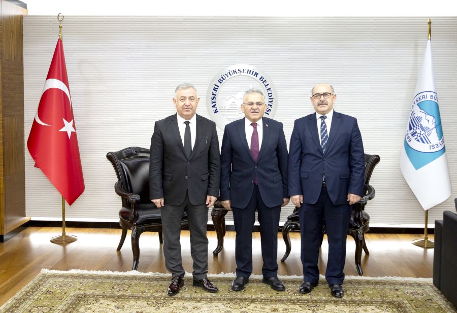 Başkan Büyükkılıç, Devlet Tiyatroları Genel Müdür Yardımcısı ile makamında görüştü 