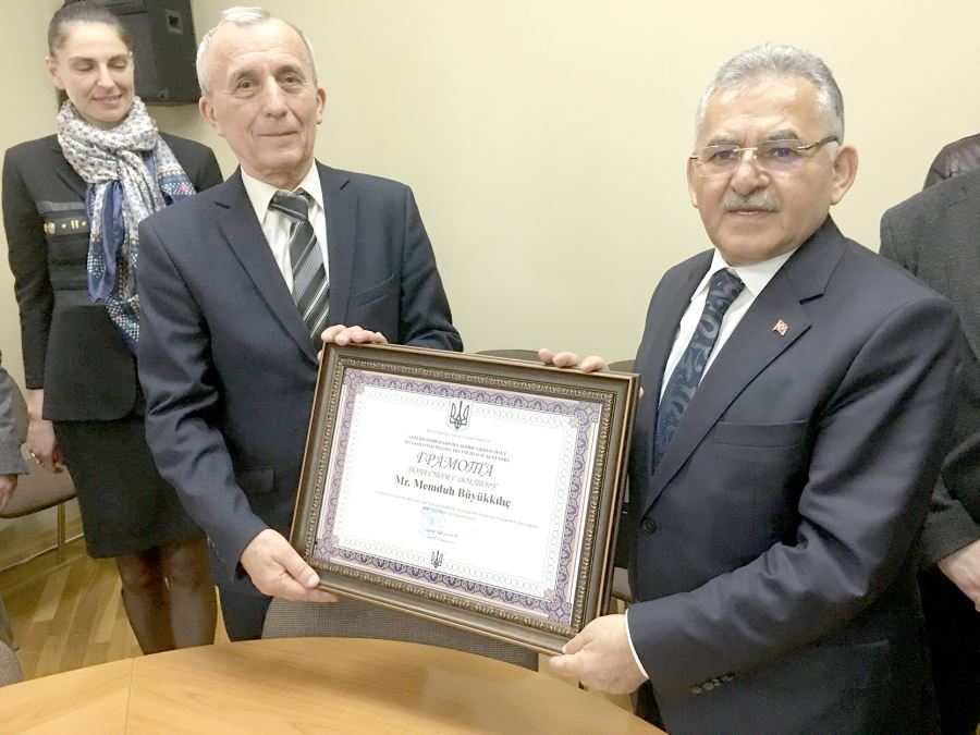 Başkan Büyükkılıç’a Ukrayna’dan Fahri Doktora 