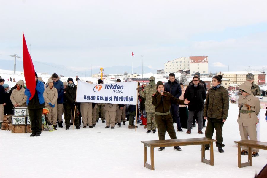 Tekden Öğrencilerinden ’Vatan Sevgisi’ Yürüyüşü 