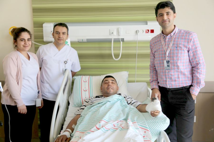 Kopan Parmağı Yerine Dikilen İşçi Kısa Sürede Sağlığına Kavuştu 