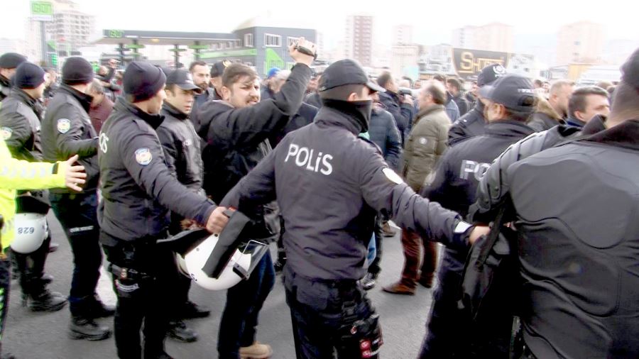 Nakliyecilerden ‘Dijital takograf’ eylemi 