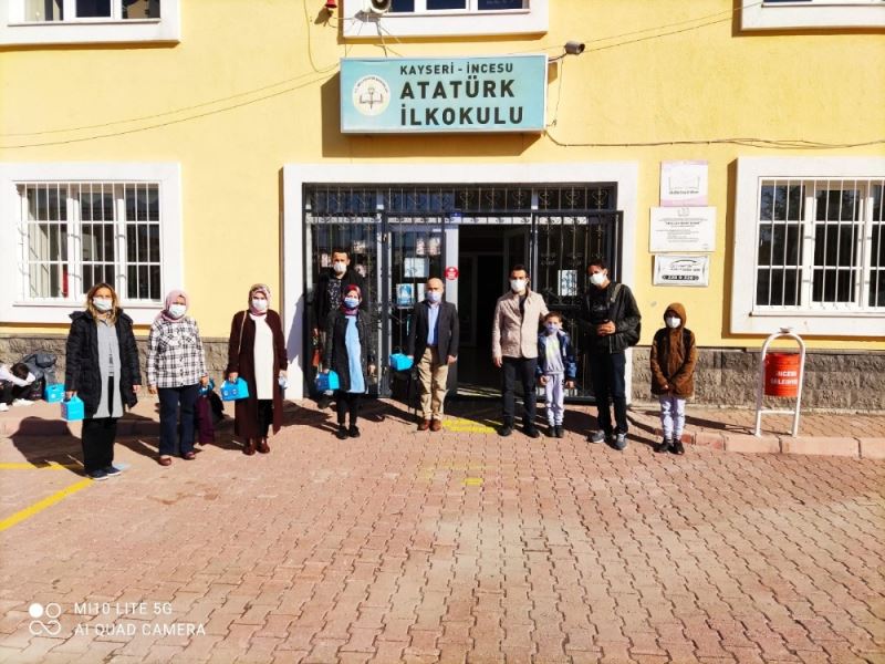 Eğitim Bir Sen 200 bin maske dağıtıyor
