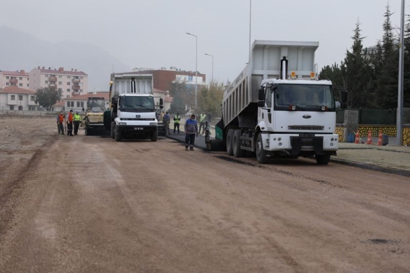 Melikgazi’de asfalt çalışmaları tam gaz devam ediyor
