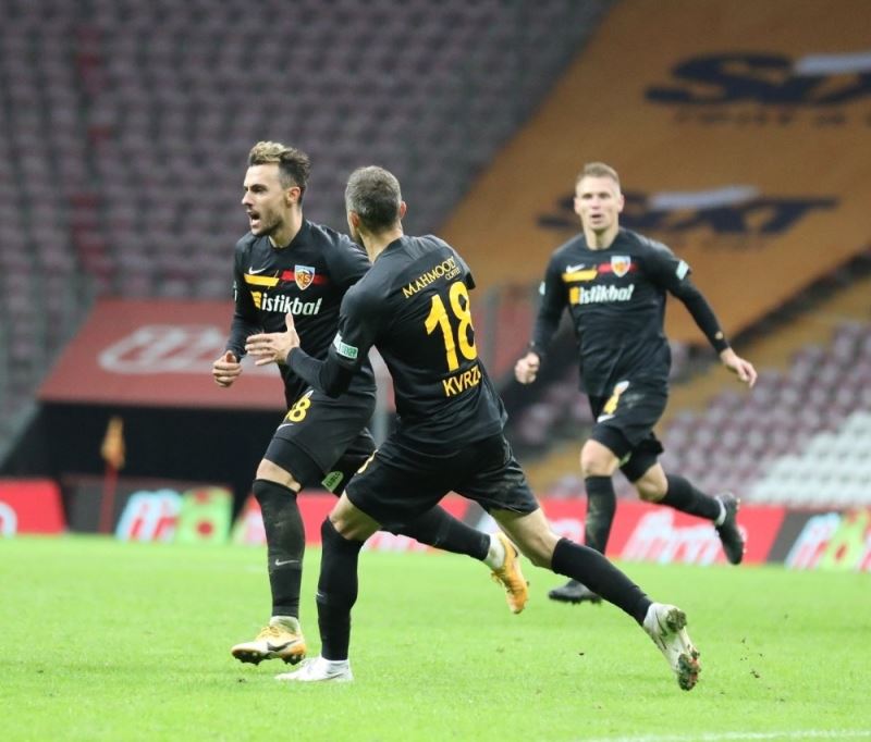 Gustavo ilk golünü attı
