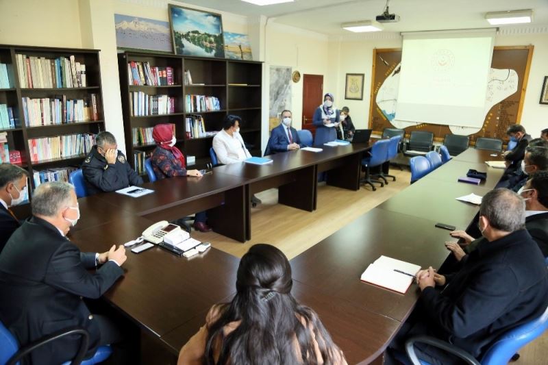 Develi’de kadına yönelik şiddet toplantısı yapıldı
