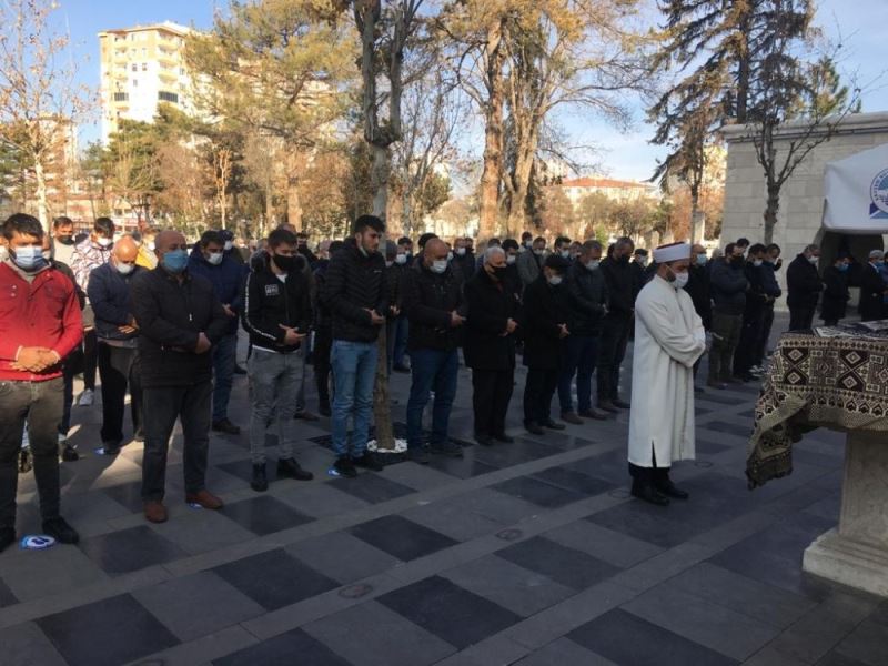 Feci kazada hayatını kaybeden genç toprağa verildi
