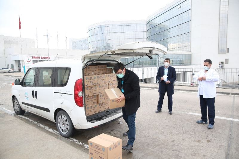 Büyükşehir’den Şehir Hastanesi’ne 3 bin adet hazır paket su
