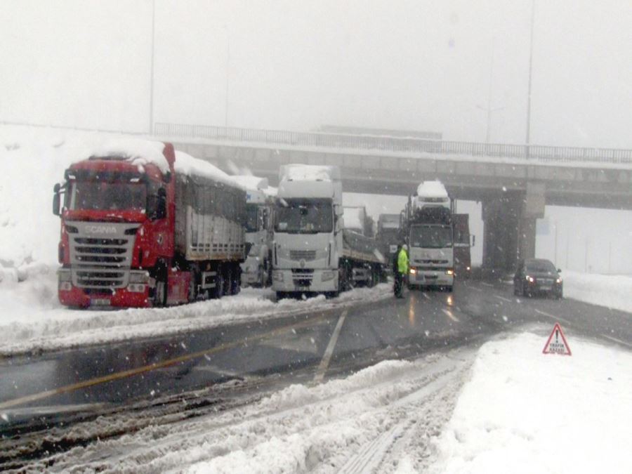 Malatya yolu tır trafiğine kapatıldı