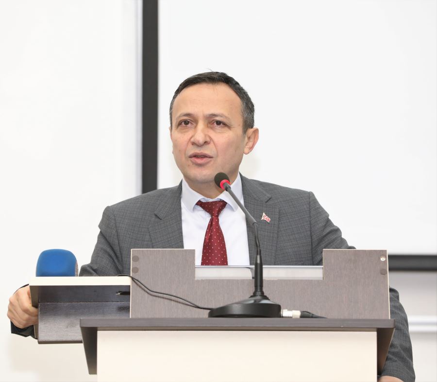   Rektör Çalış, ERÜ’ye Yapay Zekâ Araştırma Merkezi Açılacağının Müjdesini Verdi