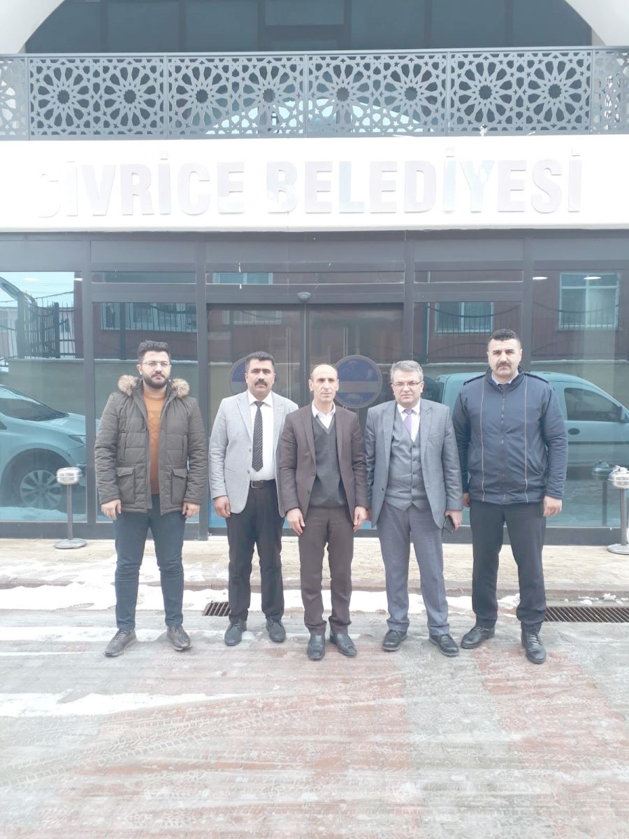 Pınarbaşı ilçesinden yola çıkan yardım tırı deprem bölgesine ulaştı 