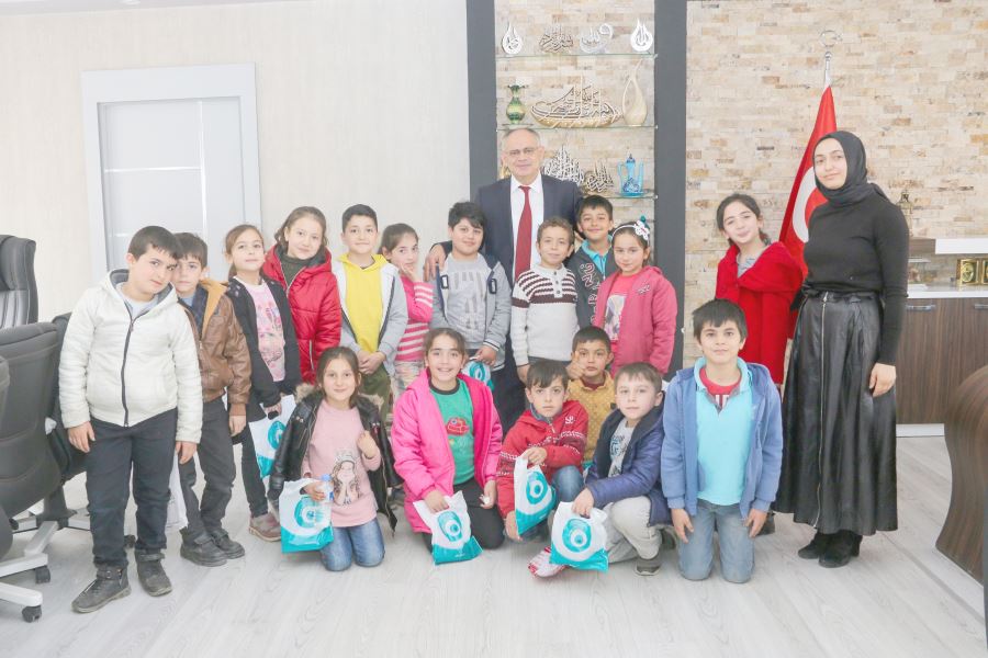 Başkan Öztürk çocuklara belediyeciliği anlattı 