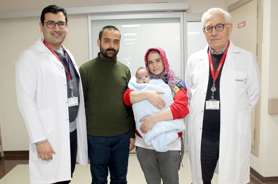 Yemek borusu olmayan bebeğe özel cerrahi ile ikinci yaşam