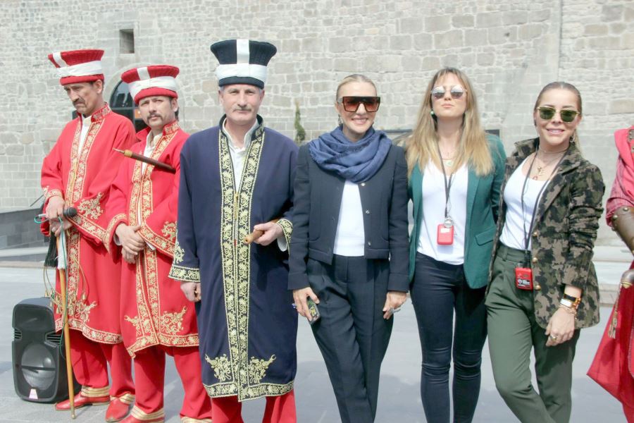 Turizm Bakanının eşi, Tarihi Kayseri Kalesi
