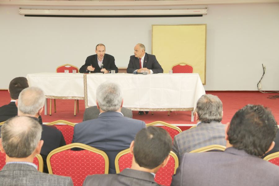 Başkan Esat Öztürk muhtarlarla toplantı düzenledi