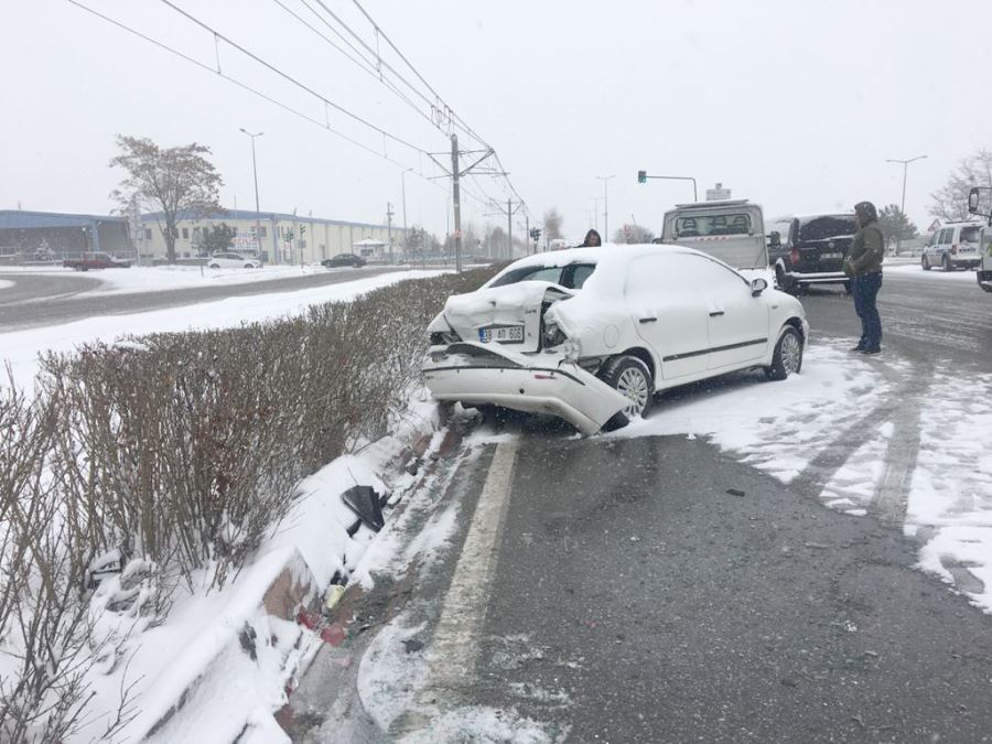 Kayseri’de aynı yolda 2 kaza: 23 yaralı