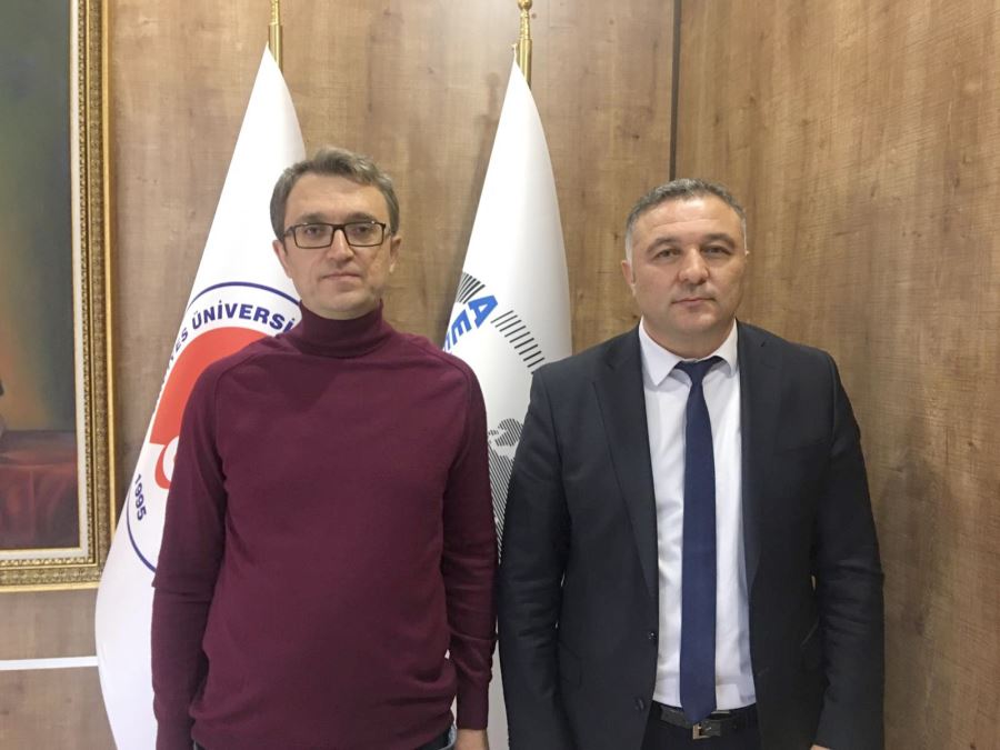  Ali Cesur Onmaz:  “Hastalanan köpek sahibinden mekanik solunum yollarıyla virüsü kapmış olabilir”