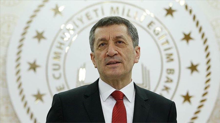 Milli Eğitim Bakanı Ziya Selçuk,iki ayrı kılavuz hazırladı