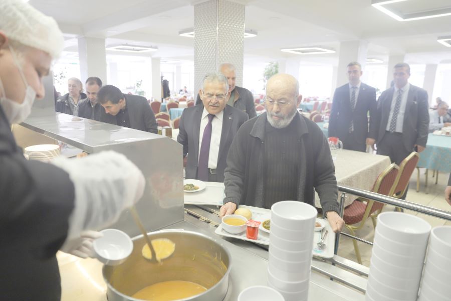 Hayırsever ile başkan farkı 