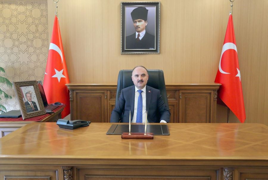 Vali Şehmus Günaydın