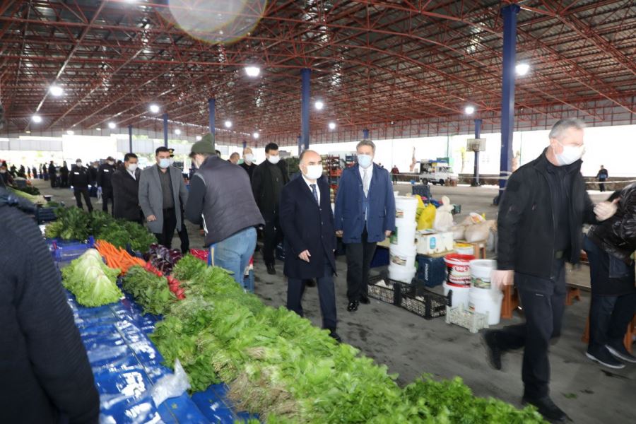Vali Günaydın, Pazar Yerinde Korona Tedbirlerini Denetledi