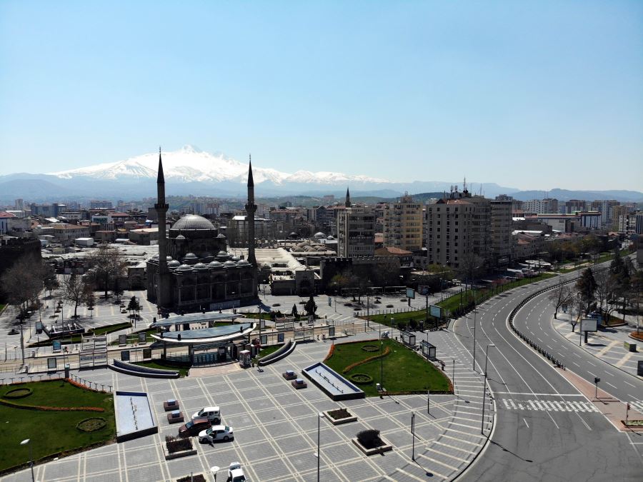 vatandaşlar sokağa çıkma yasağına uydu, caddeler boş kaldı 