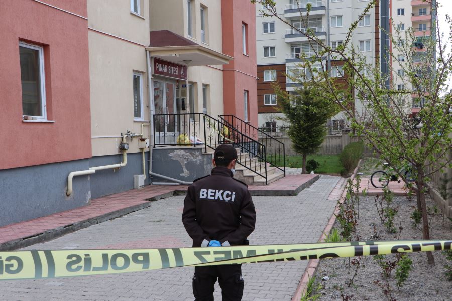 Bina görevlisi hasta ziyaretine gidip rahatsızlandı
