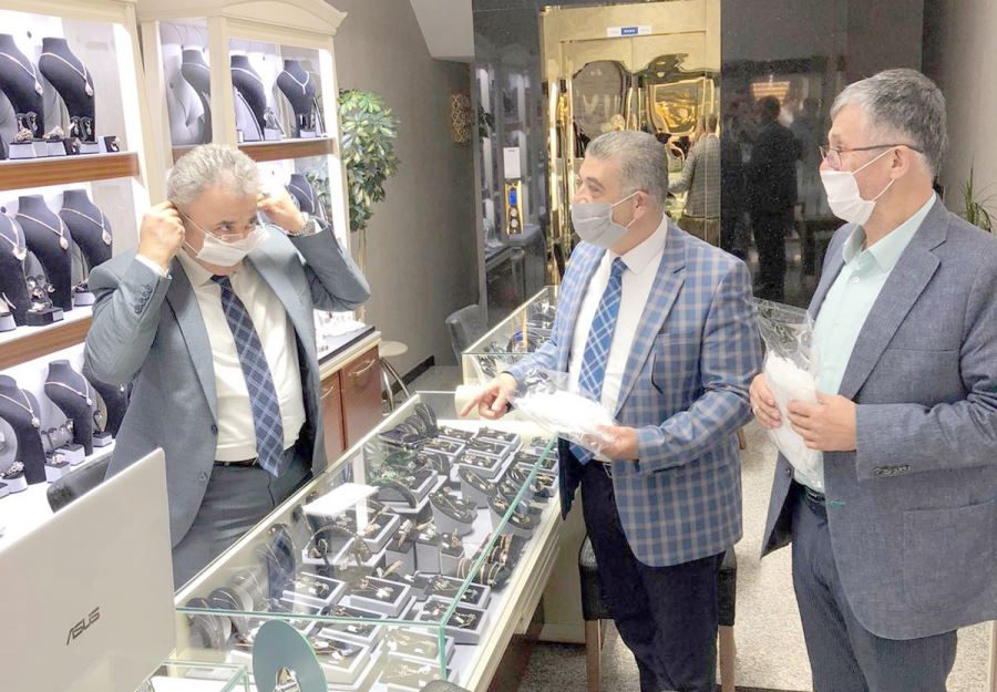 KTO ÜYELERİNE 50 BİN ADET MASKE DAĞITTI