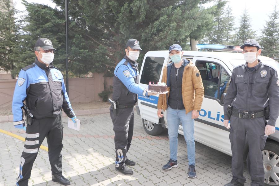 Gözaltına alındığını zannetti,süprizle karşılaştı