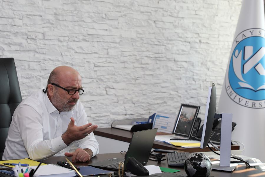 (KAYÜ) Rektörü Prof. Dr. Kurtuluş Karamustafa