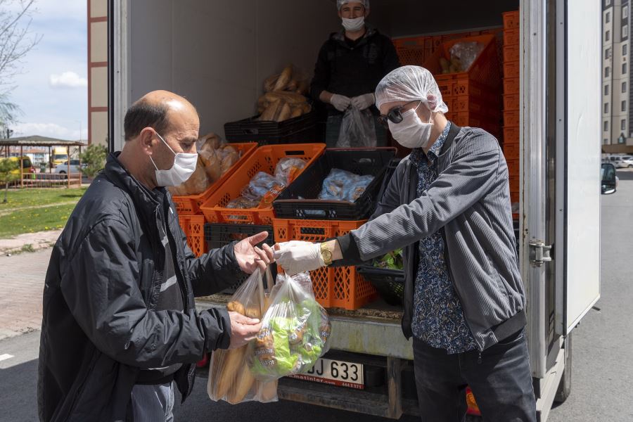 BÜYÜKŞEHİR’DEN MAHALLELERE EKMEK HİZMETİ