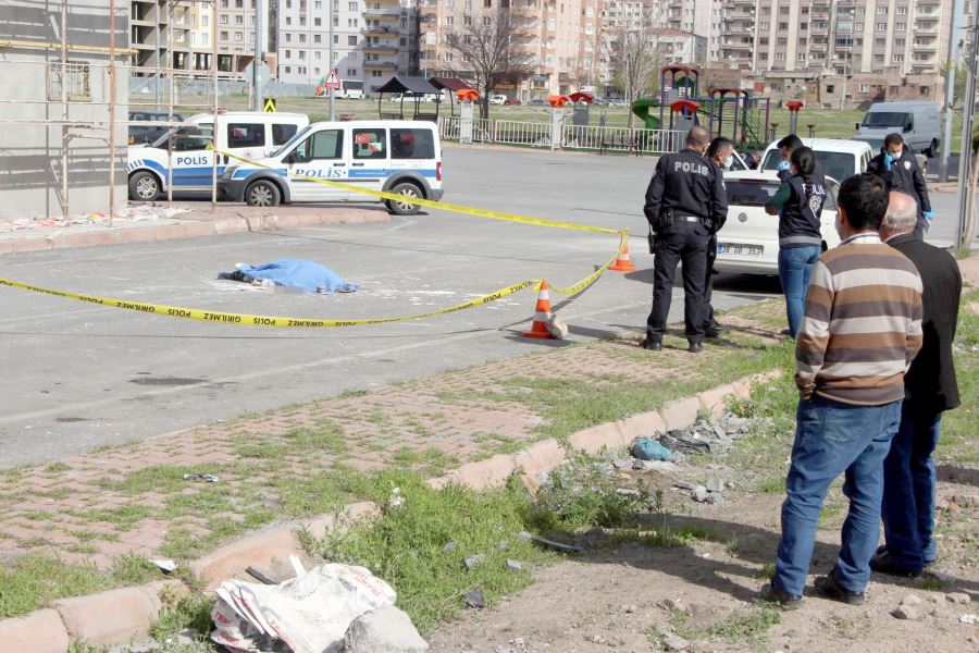 Binanın 8. katından düşen işçi hayatını kaybetti