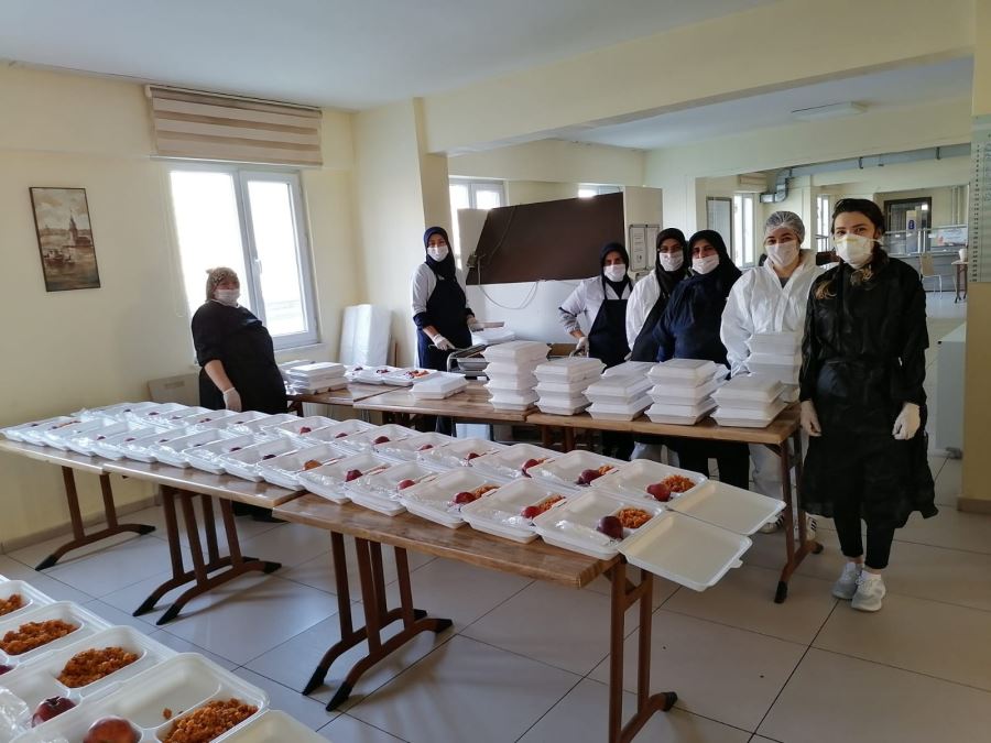  Karantinada kalanların iftarlıkları diyetisyenler tarafından hazırlanıyor